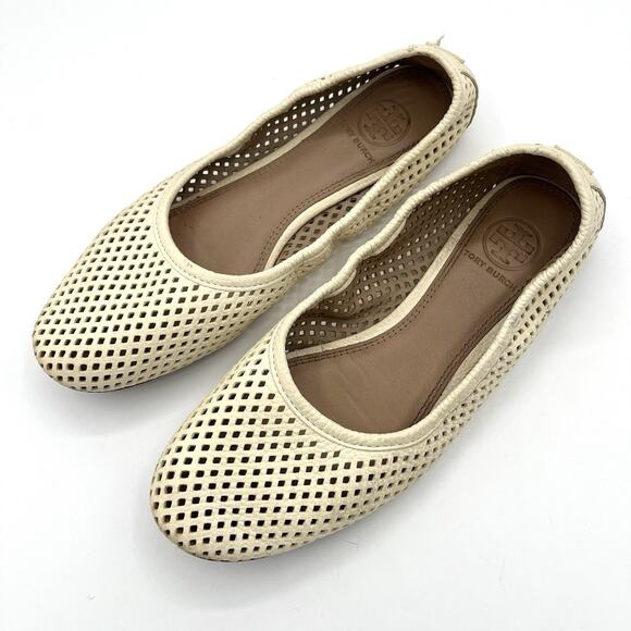 Tory Burch Whitaker Ballet Flats Sz 5.5 Perforated Leather Logo Ivory Minimalist - Picture 1 of 9